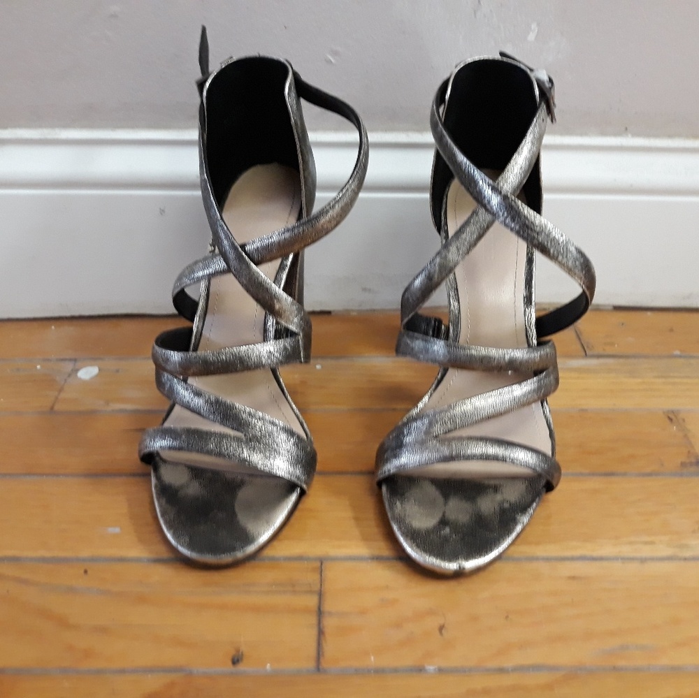 Pour La Victoire Gold Heels 8 - Picture 2 of 5